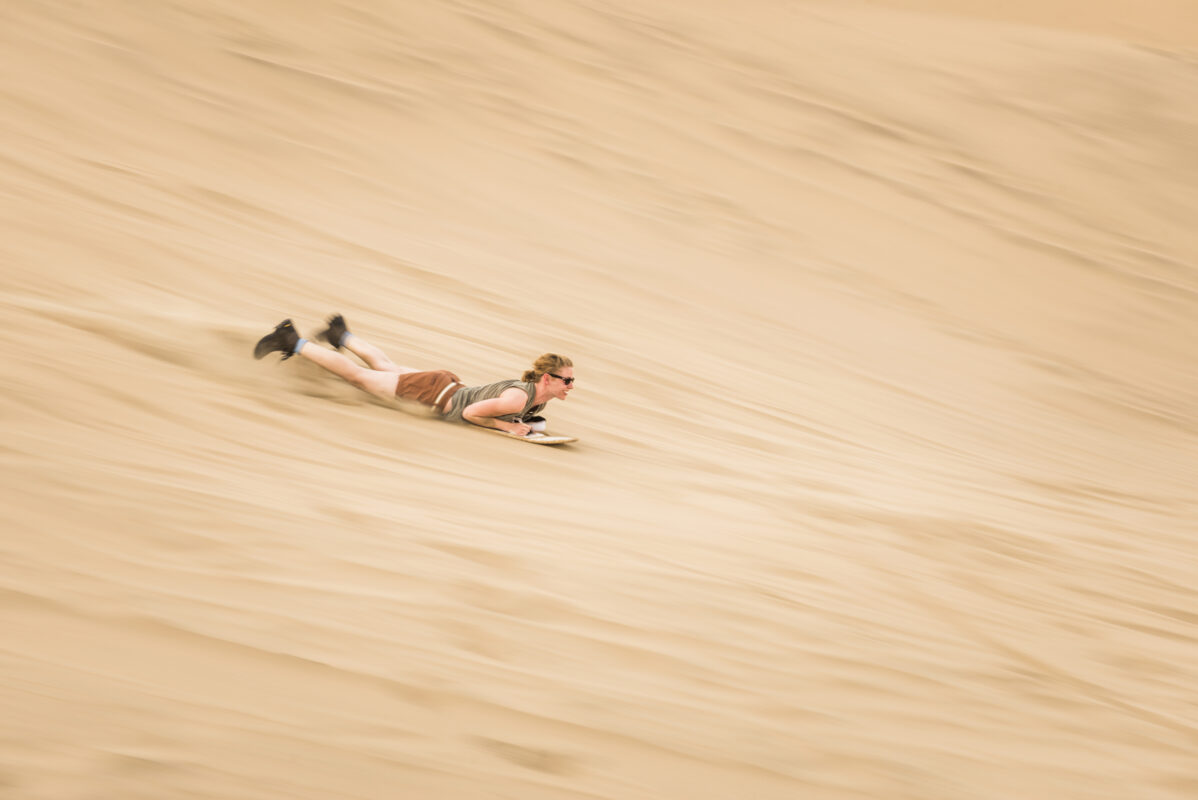 sandboarding a Merzouga